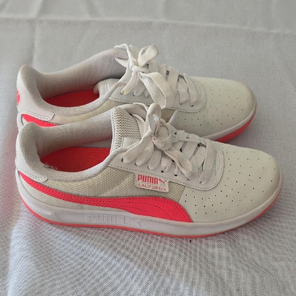 Puma California Cream and Pink Sneakers